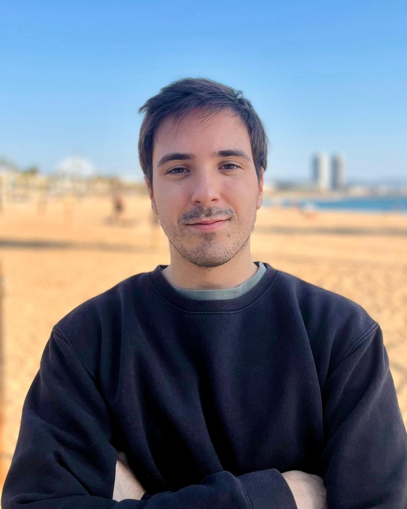 Javier López-Nieto en la playa de la Barceloneta, Barcelona